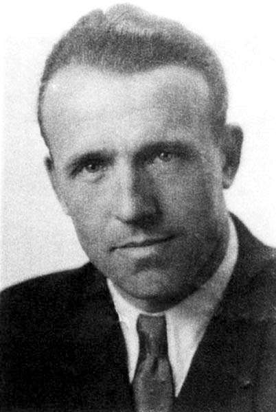 19joeriserwin_portrait_2.jpg